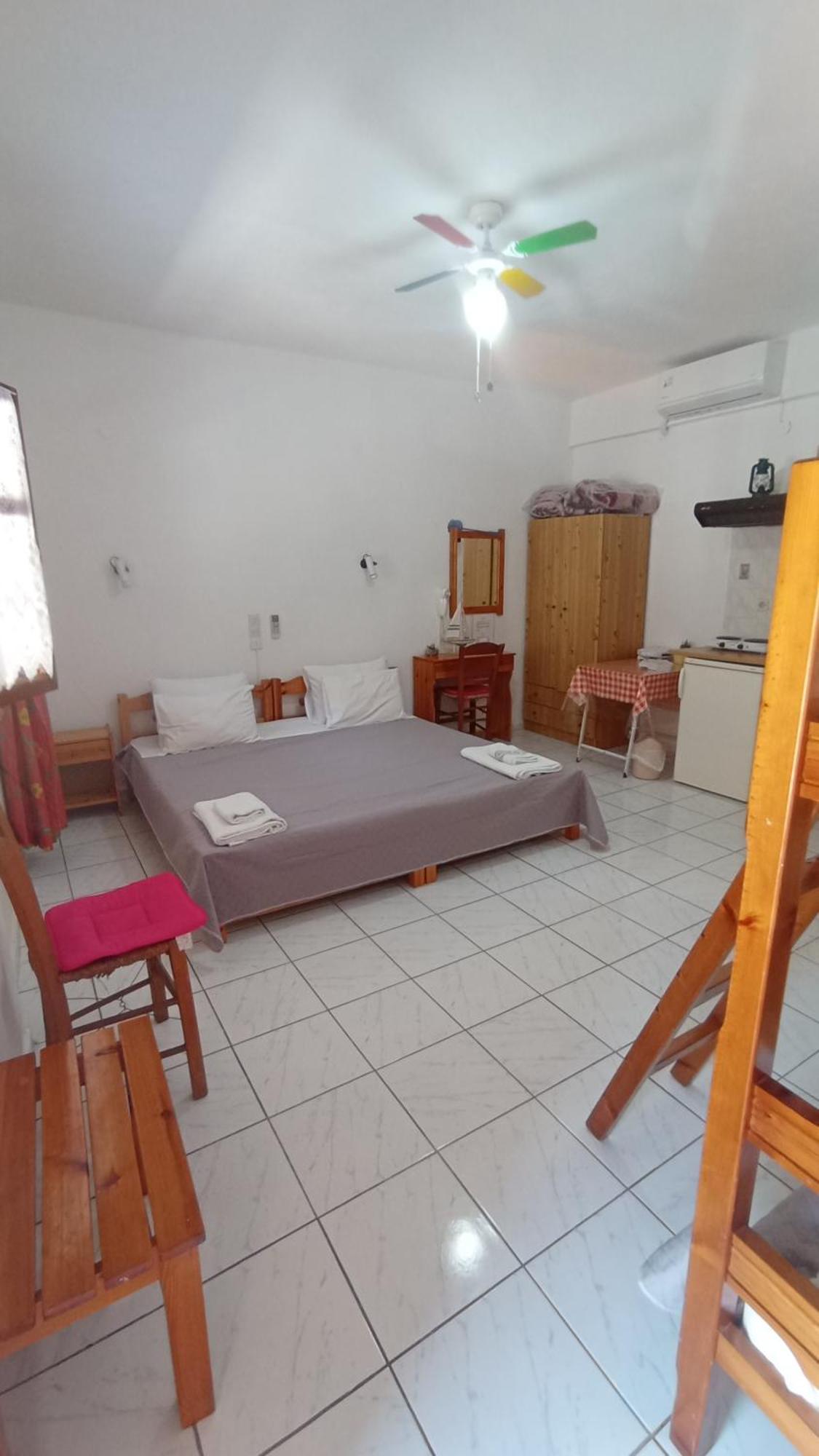 Villa Sandra Panormos  Pokoj fotografie